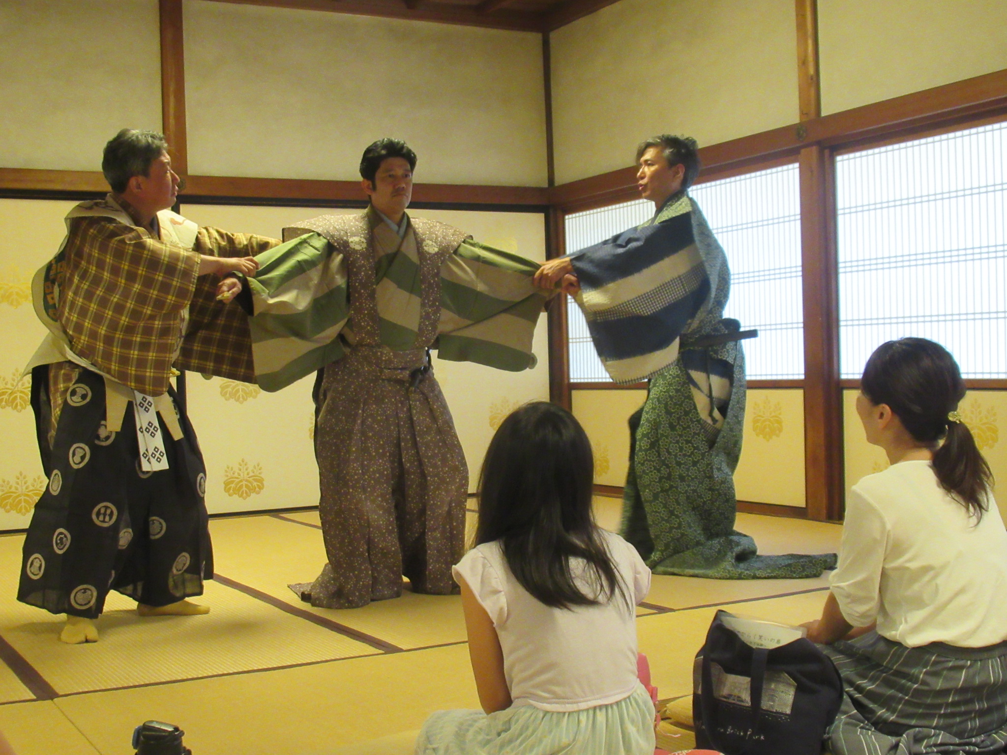 醍醐寺でひらく笑いの扉～はじめての狂言体験～